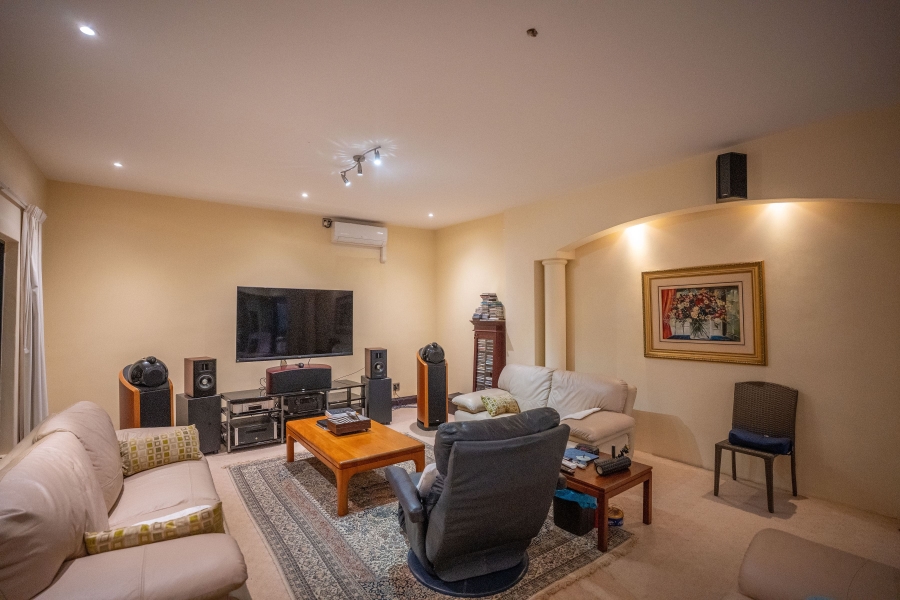 5 Bedroom Property for Sale in Nahoon Beach Eastern Cape
